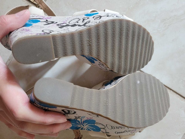 Wedge Sandals size 5 - photo 4