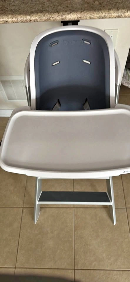 4moms High Chair – Excellent Condition