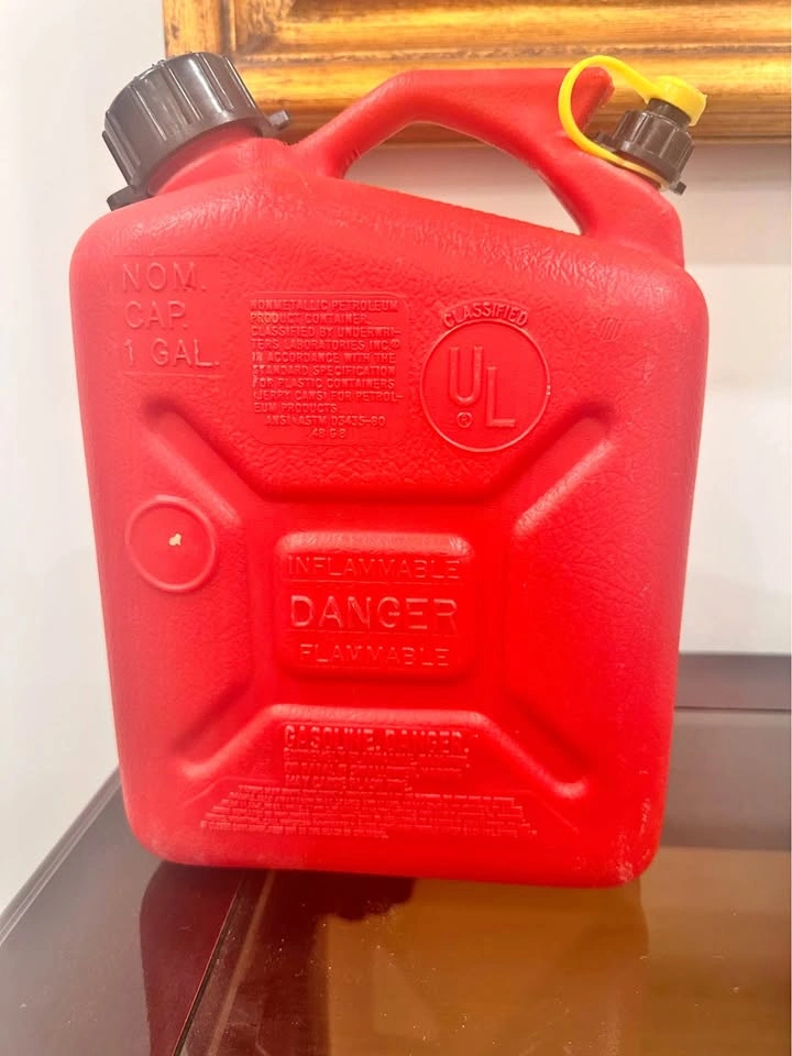 Vintage Wedco 5 Litre Gas Can – Made in Canada