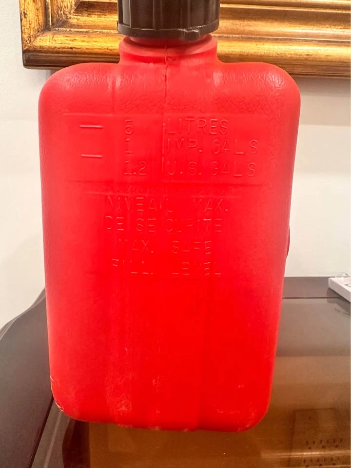 Vintage Wedco 5 Litre Gas Can – Made in Canada - photo 3