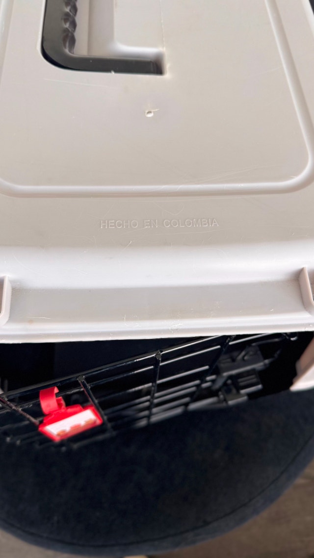 Medium Pet Carrier (Crate) for Cats or Small/Medium Dogs - photo 3