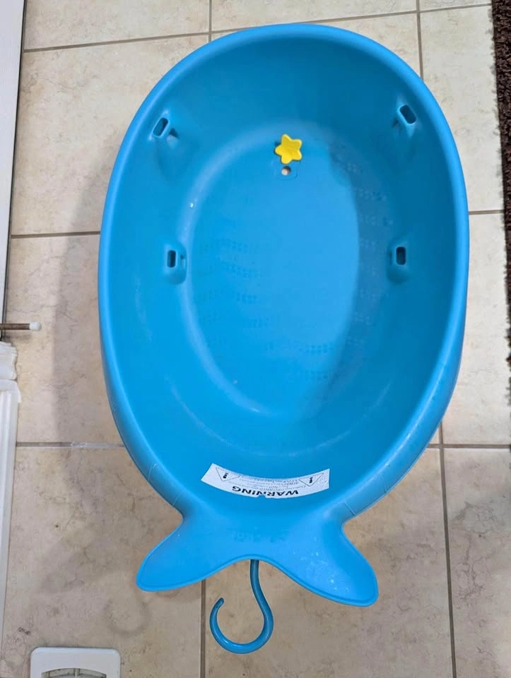 Baby bath tub