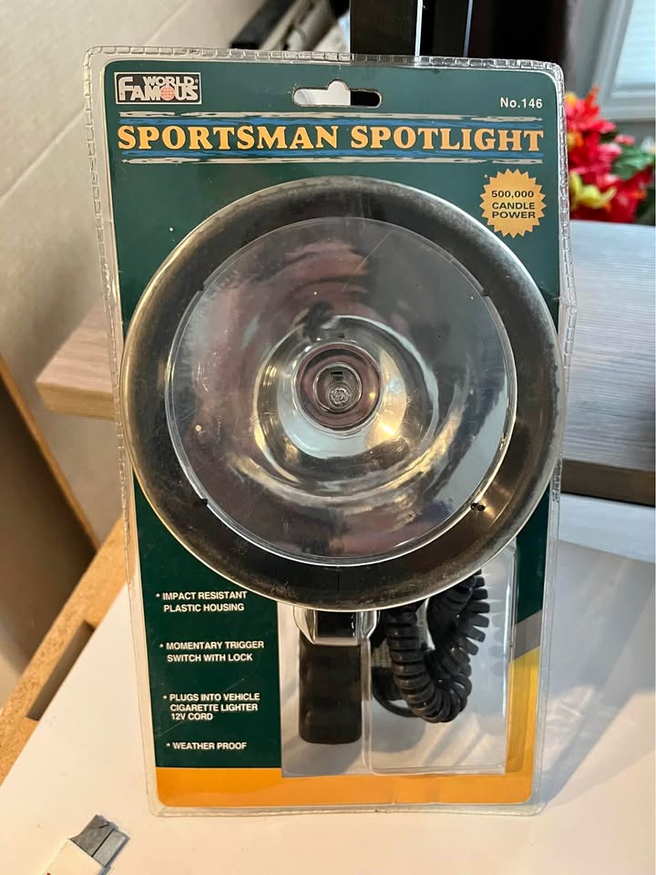 Sportsman Spotlight 12v plug-in