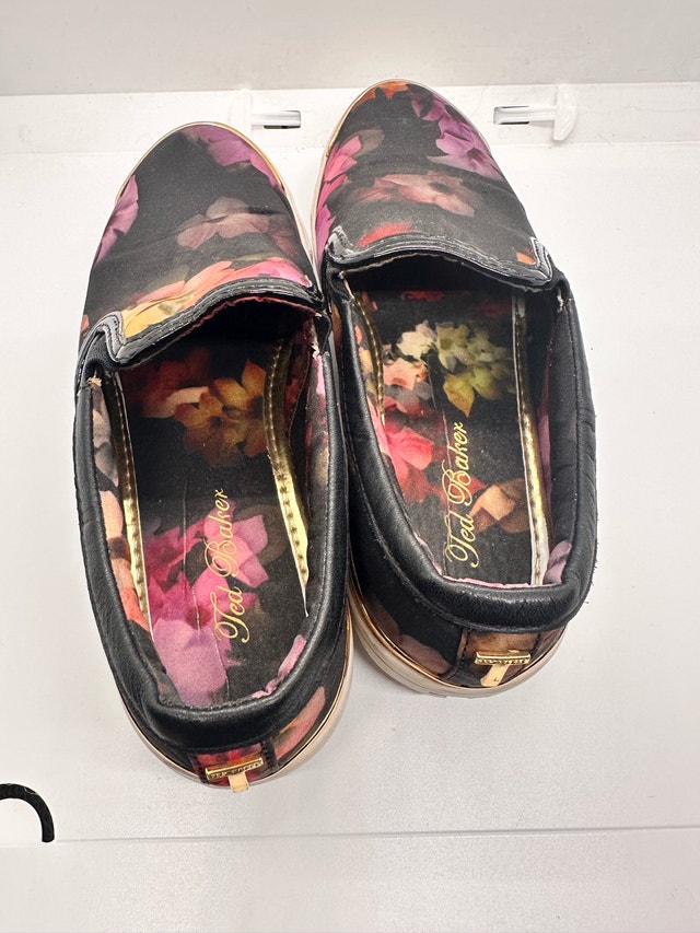 Ted Baker London Malbeck Dark Floral Slip-On Shoes Size 5 - photo 5