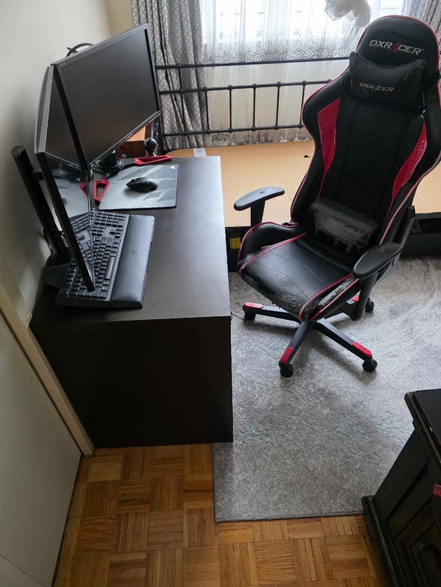 DXRacer Gaming Chair