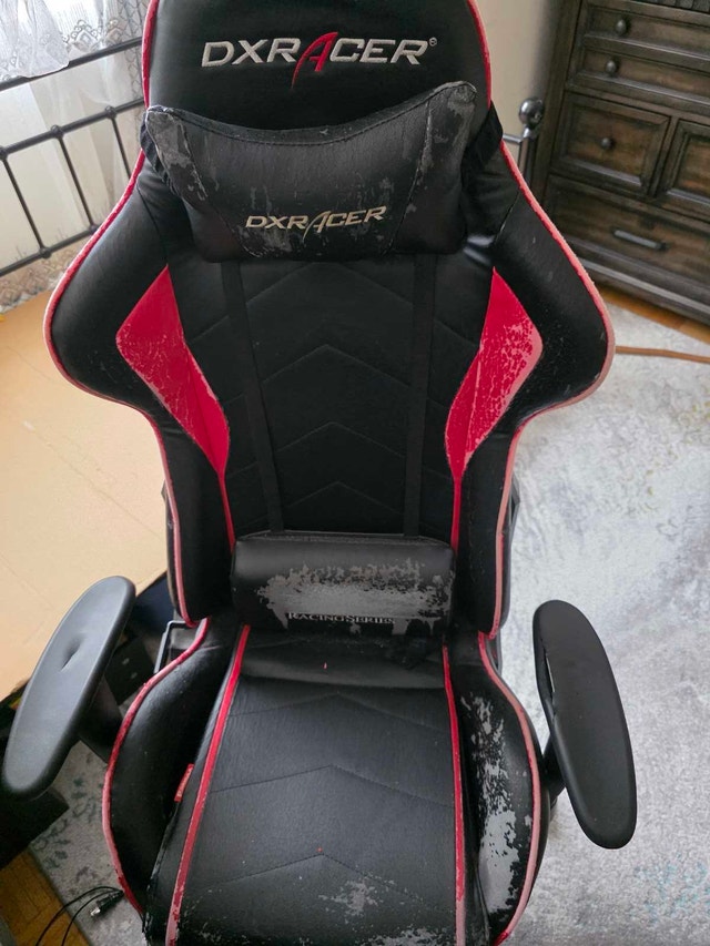DXRacer Gaming Chair - photo 2