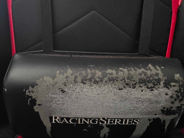DXRacer Gaming Chair - photo 3