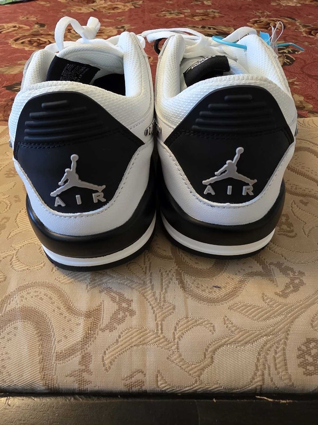Jordan Legacy 312 Low - Size 10 US - New