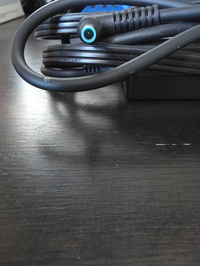 HP Charger 45W - photo 2