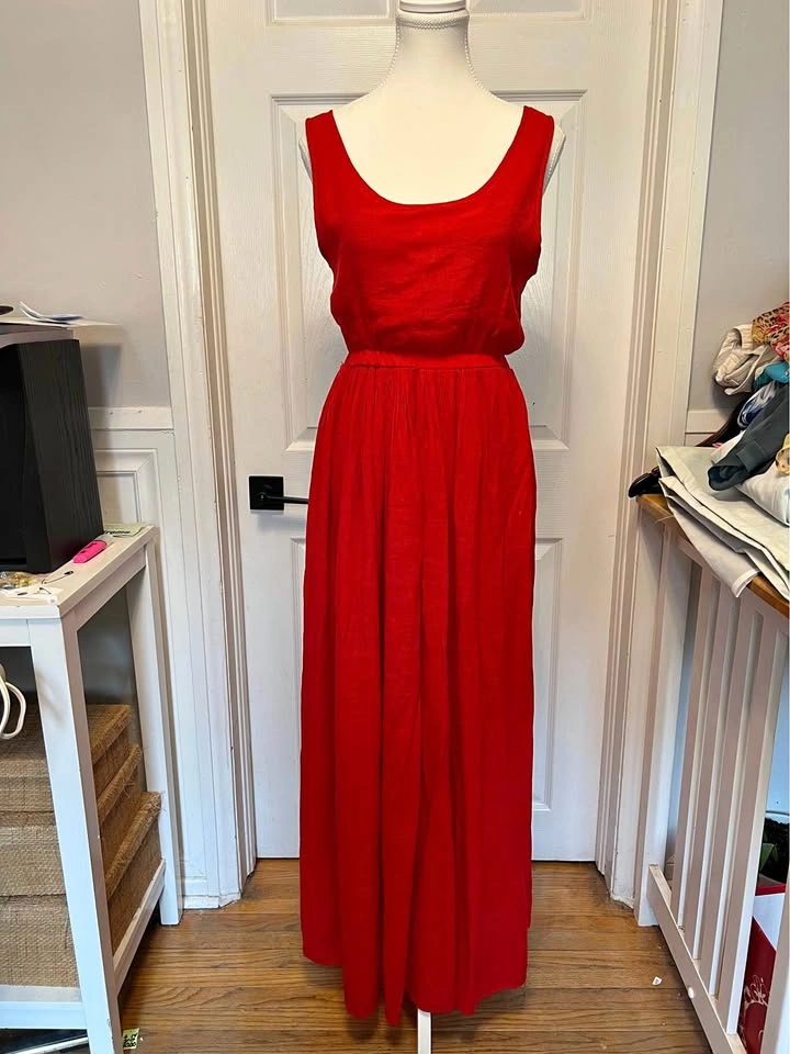 ⚽ Red chiffon long dress