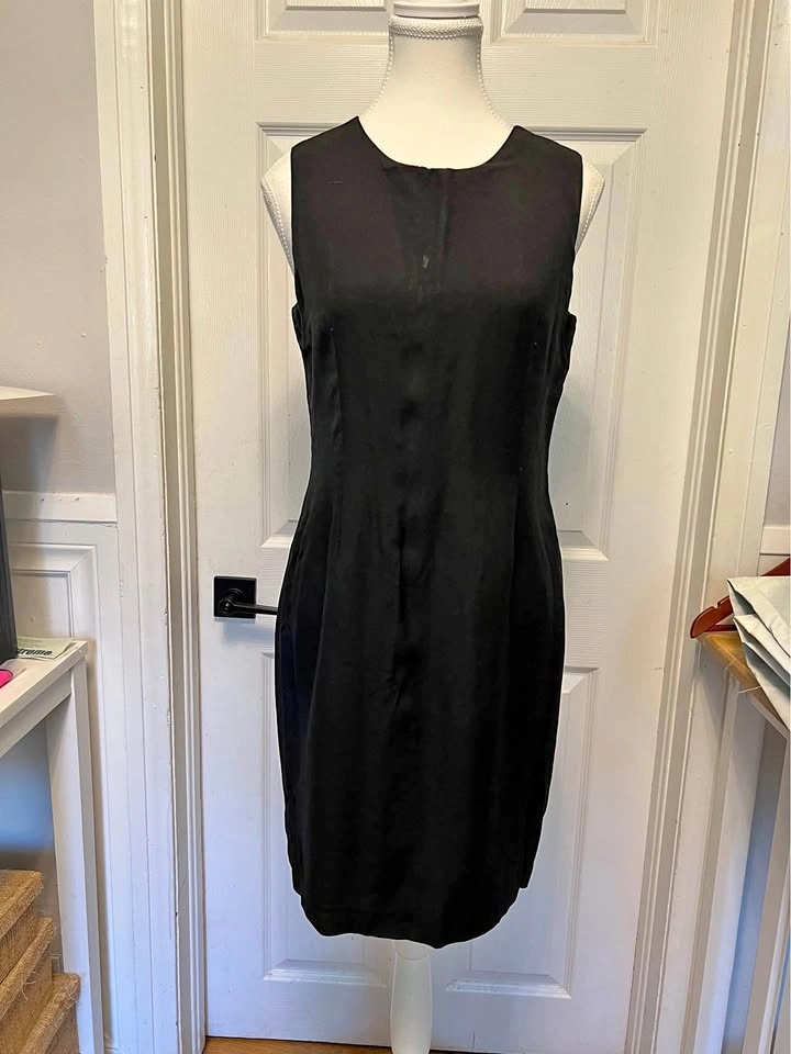 ⚽ Black dress