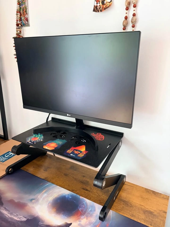 LG Monitor 27inch + adjustable monitor riser - photo 2