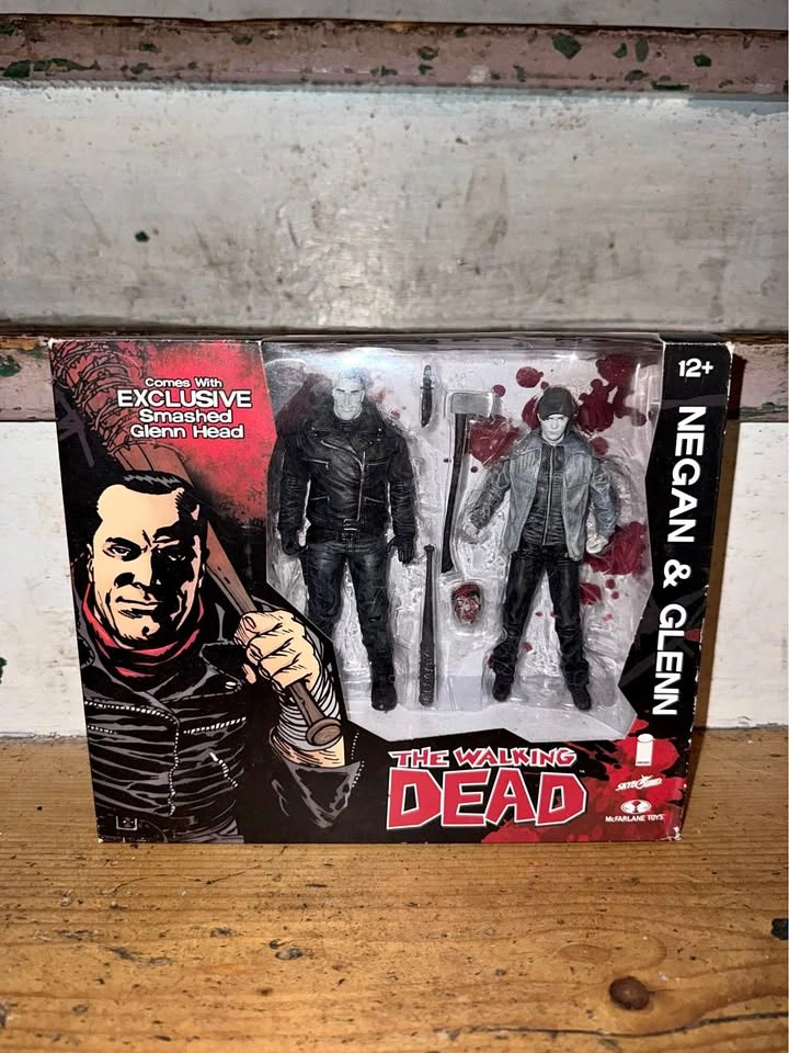 The Walking Dead Negan and Glenn Black and White Figure