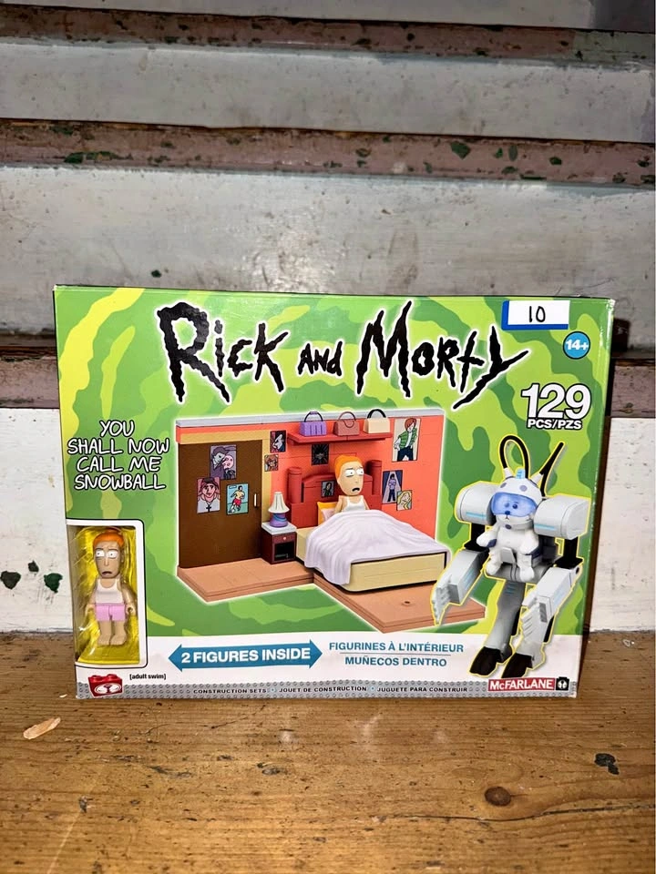 Rick and Morty Summer’s Bedroom Build-A-Set