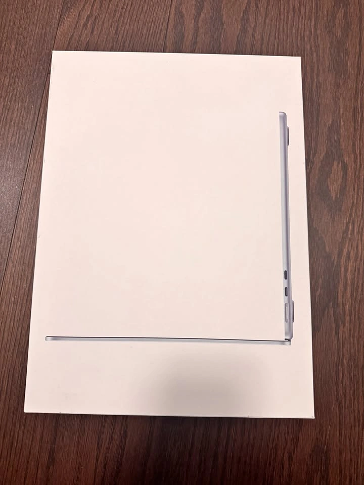 MacBook Air 13" M4 EMPTY BOX ONLY – Original Packaging⚽️