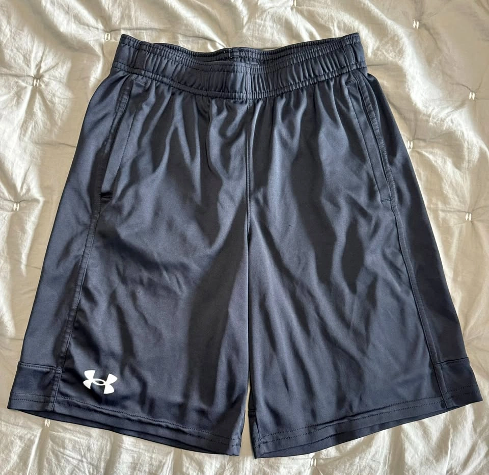 Under Armour Boy's Short ~ Size Youth Large(YLG)⚽️