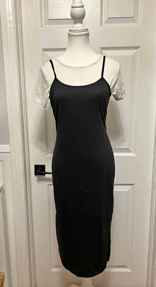 ⚽ Fitted dress with attached white shirt