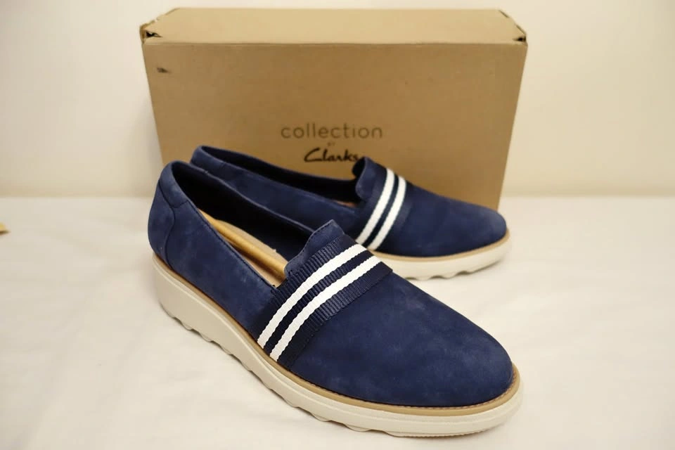 New Unworn Clarks Womens Size 9.5M Sharon Bay Blue Suede Loafer