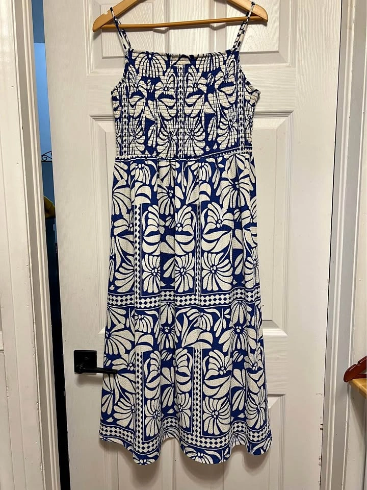 ⚽ Blue Floral dress