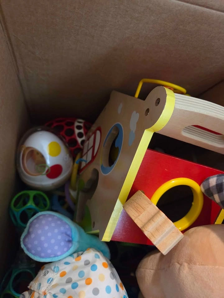 Assorted baby toys 0-12 months - photo 2