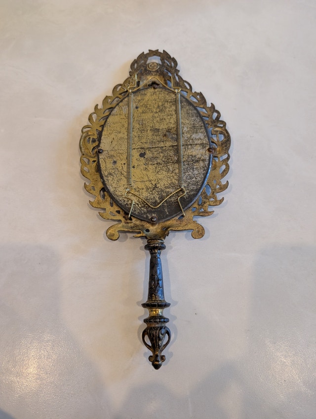 Vintage Bradley & Hubbard Brass Hand Mirror – Circa 1945 - photo 4