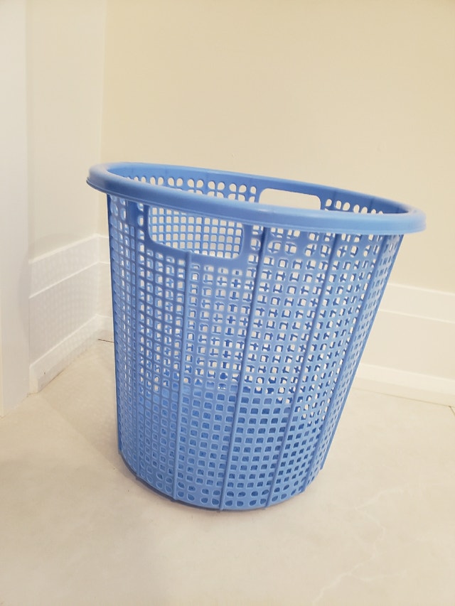 Plastic blue bin/ basket/ container/ garbage - photo 2