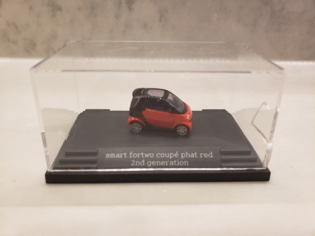 Smart fortwo coupe phat red 2nd generation diecast car