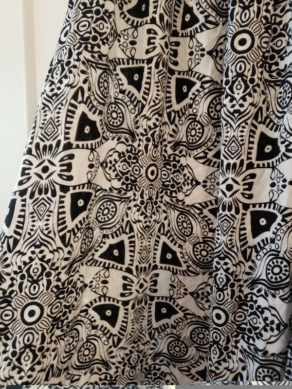 La Vie en Rose Aqua Women's small black and white skirt - photo 3