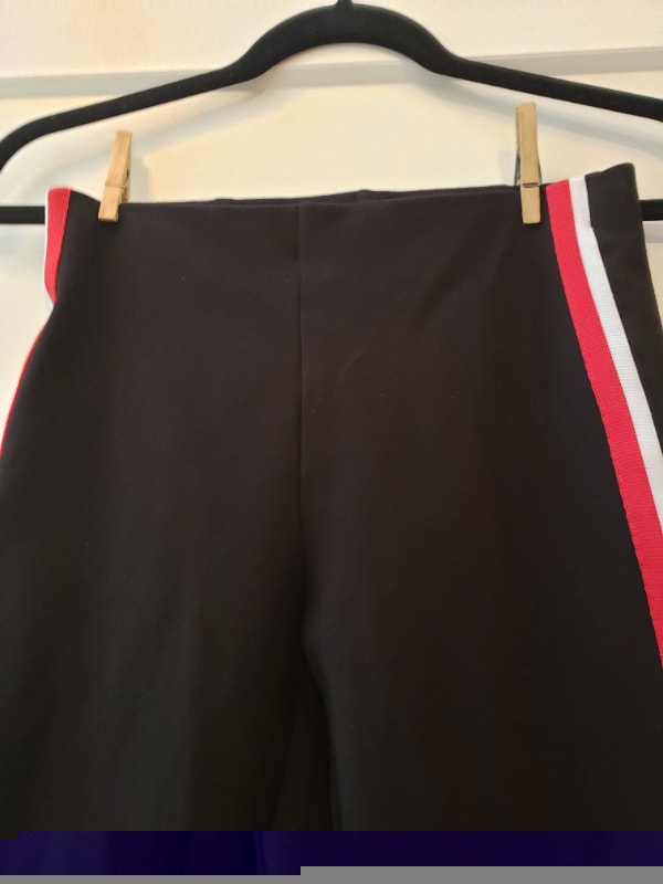 Dynamite Women's Small Black Leggings with White and Red Stripes - photo 2