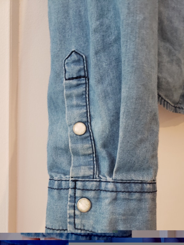 Nice GIrl Size Small Women's Blue Jean Button Up Long Sleeve Top - photo 3