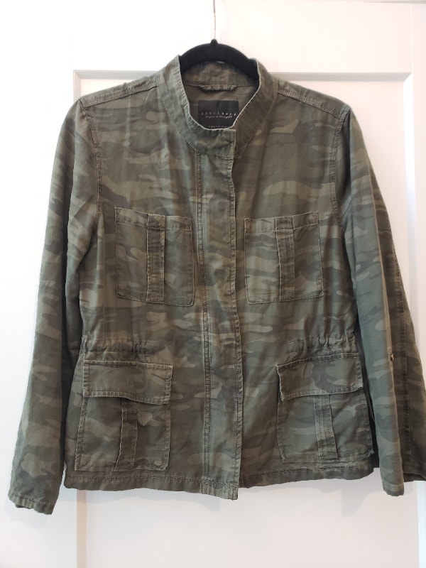 Sanctuary Women's Size Petite Medium Camouflage Jacket