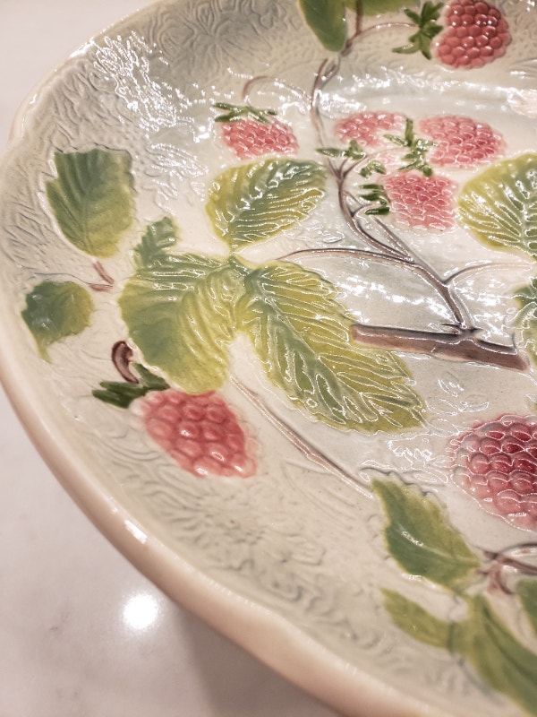 St Clement Cake Stand Rasberry Vine with Flowers - photo 3