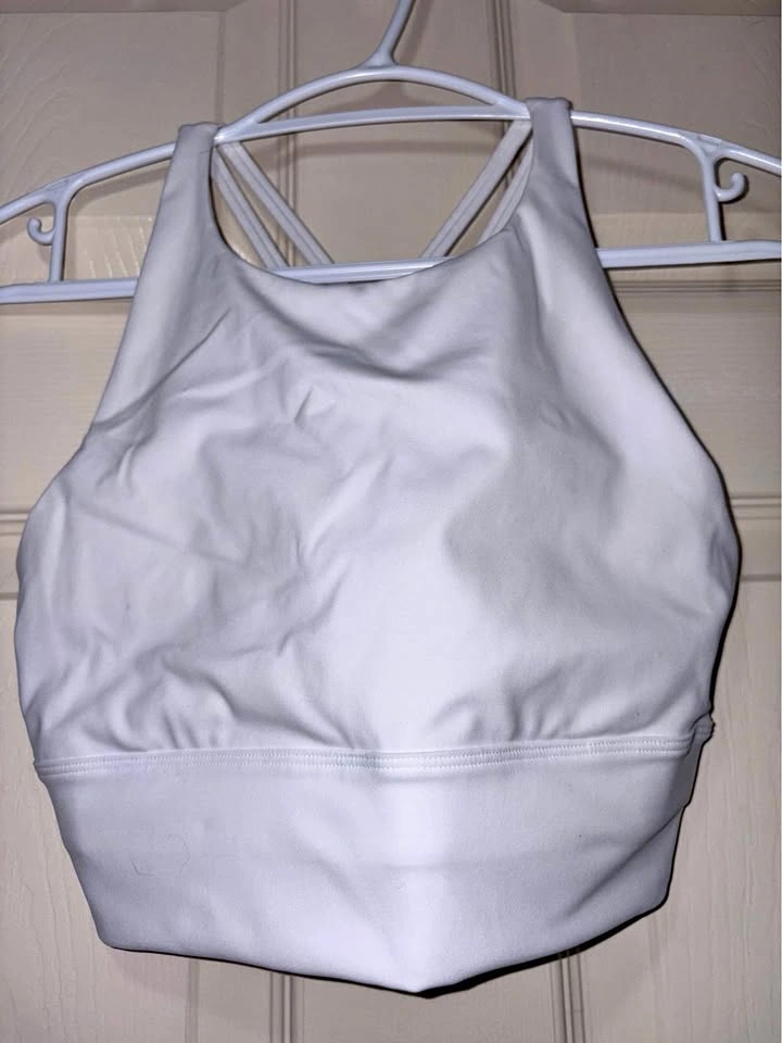⚽️Aritzia Golden White Sports Bra Small