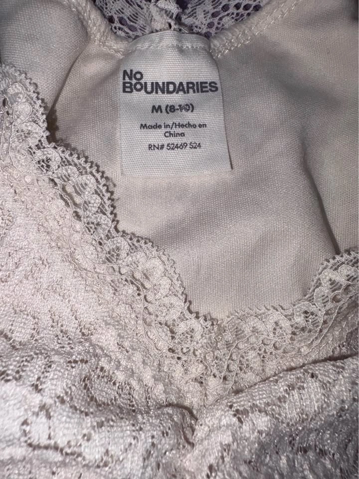⚽️No Boundaries Lace V-Neck Long Sleeve Top - photo 2