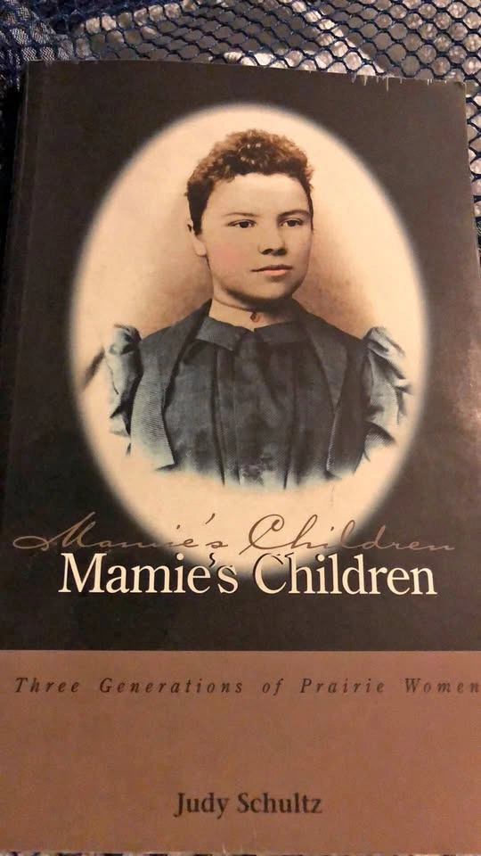 ⚽️ Mamies Children: 3 Generations of Prairie Women