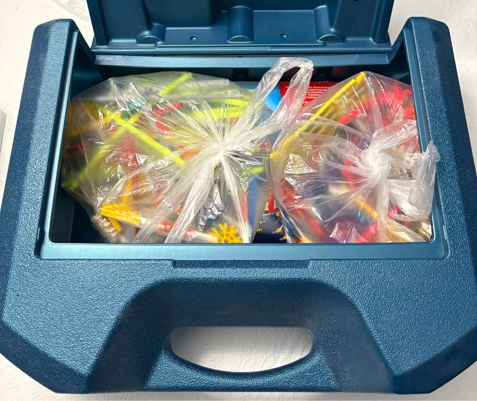 K'NEX Building Set with Blue Storage Case - photo 2