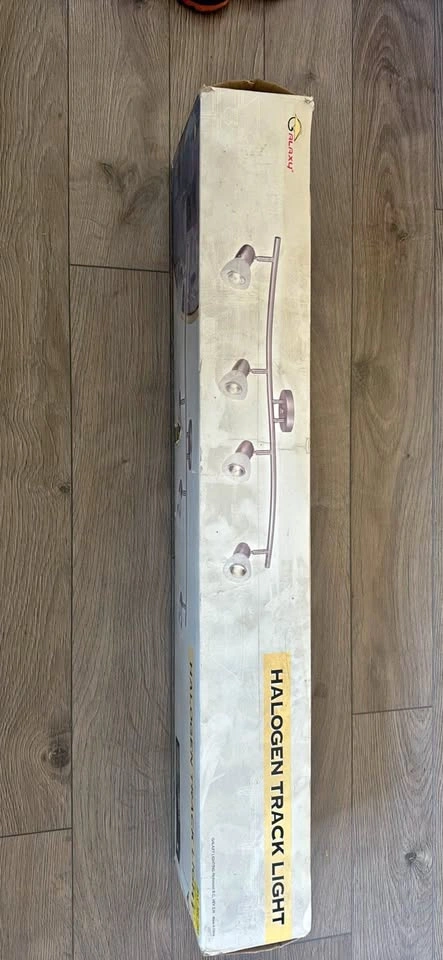 Halogen light track fixture