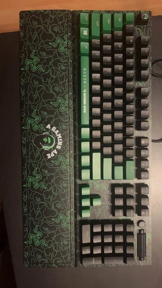 Razer BlackWidow V3 x BAPE Mechanical Keyboard - photo 2