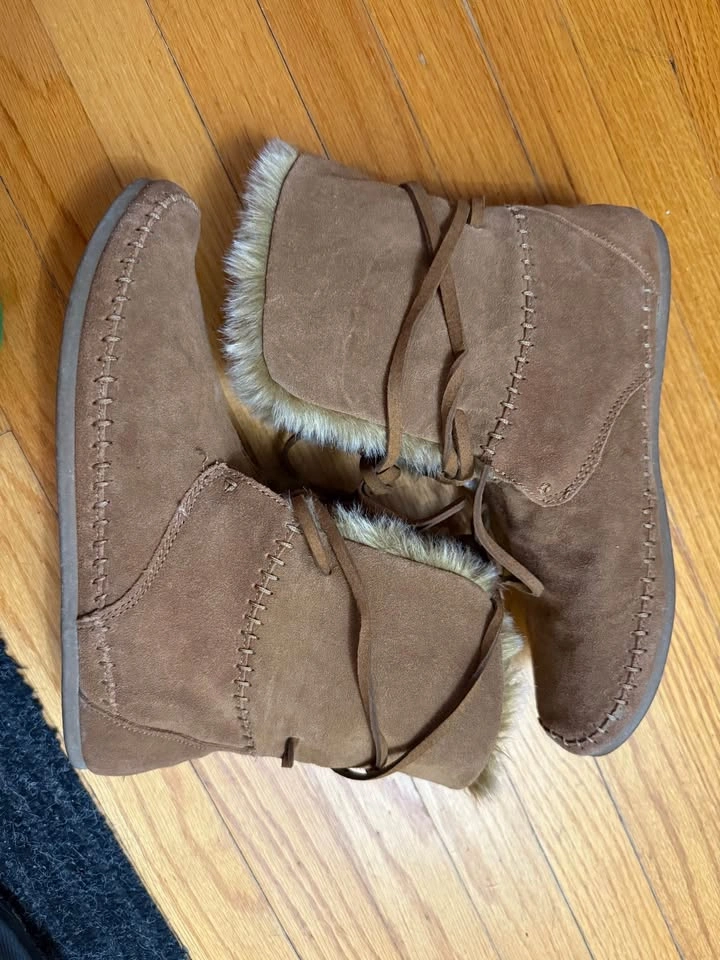 Toms Zahara Suede faux shearling booties moccasins - photo 2