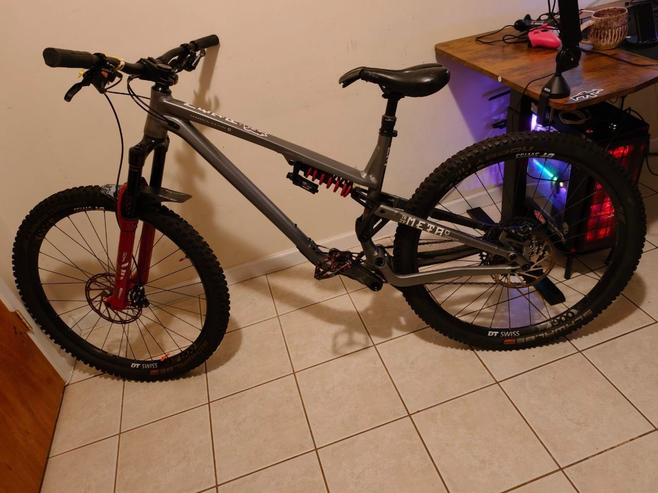 Full suspension Mountain Bike Commencal Meta Tr v4 2024 - photo 2