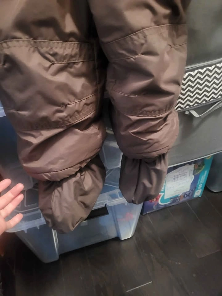 Alpine 2T Snowsuit (30lbs) - photo 2