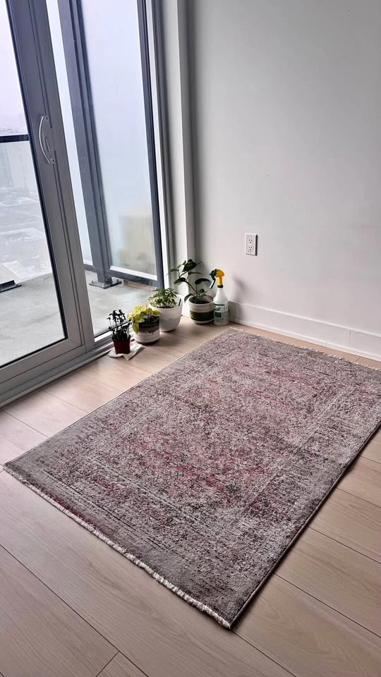 Vintage-Style Area Rug (Pink/Grey/Cream)