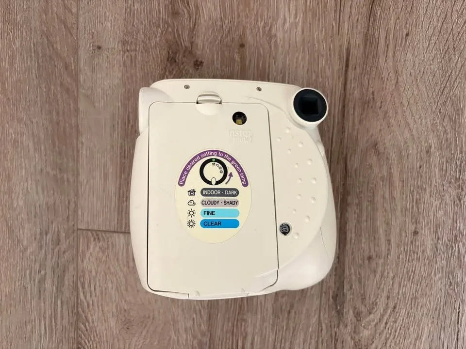 Fujifilm Instax Mini 7 Instant Camera - photo 2