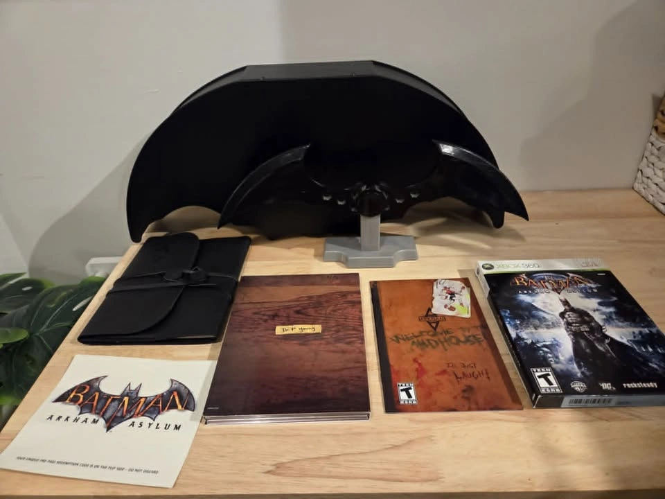 Batman Arkham Asylum Collectors Edition (XBOX-360) - photo 5