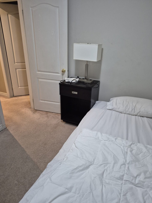private room available for girls