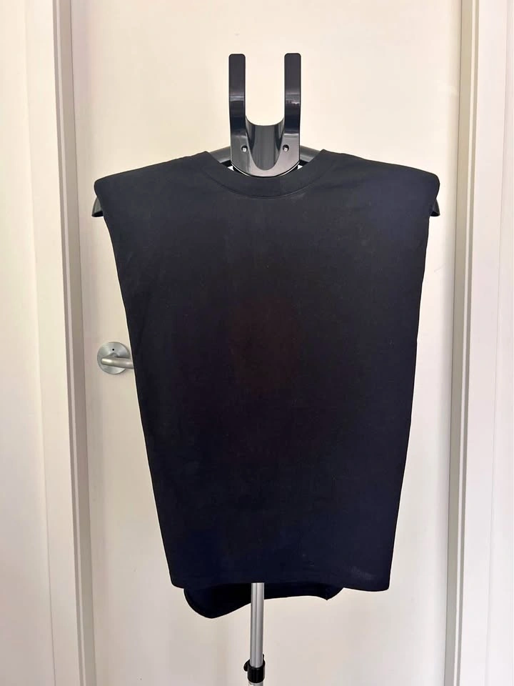 Babaton Black Muscle Tee with Shoulder Pads