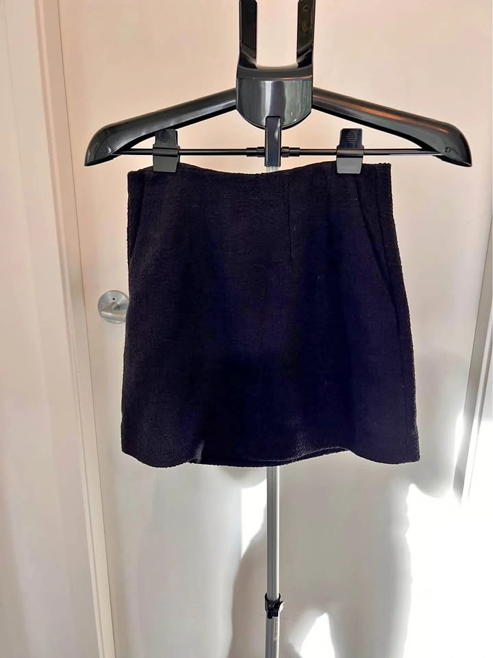 BABATON black skirt size 4 with matching black cropped blazer