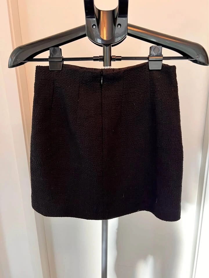 BABATON black skirt size 4 with matching black cropped blazer - photo 2