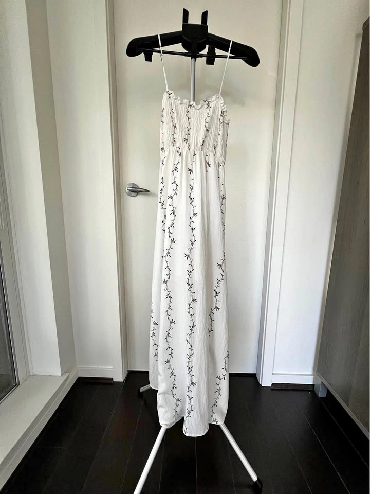 SADIE AND SAGE WHITE FLORAL MAXI DRESS