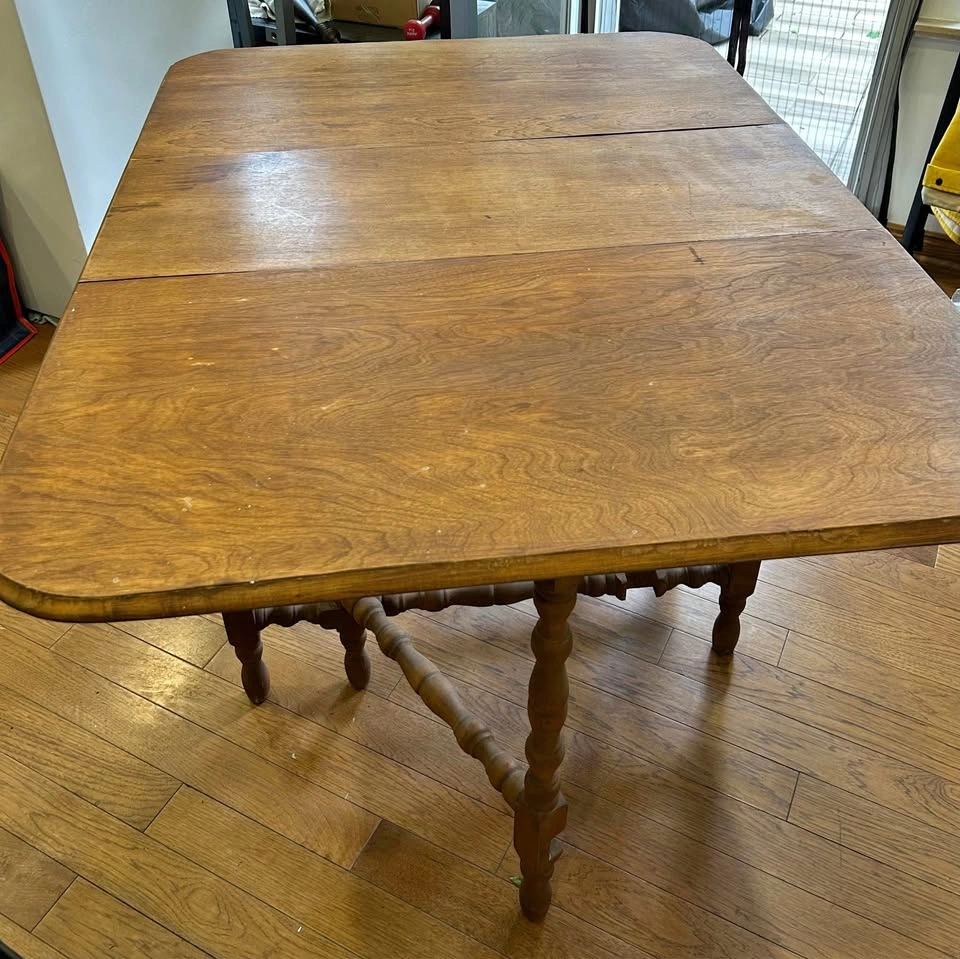 William & Mary Style Gate-Leg Drop Leaf Table – Solid Wood Vinta